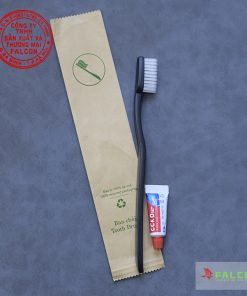 bàn chải đen khách sạn