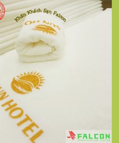 khăn thêu logo